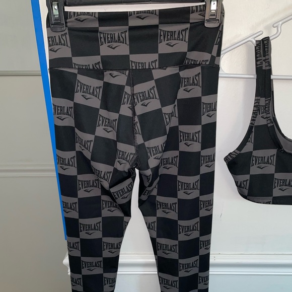 Forever 21 X EVERLAST workout set - Picture 9 of 9